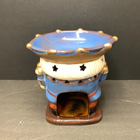 Yankee Candle Nutcracker Tart Wax Warmer. Retired - Picture 4 of 7